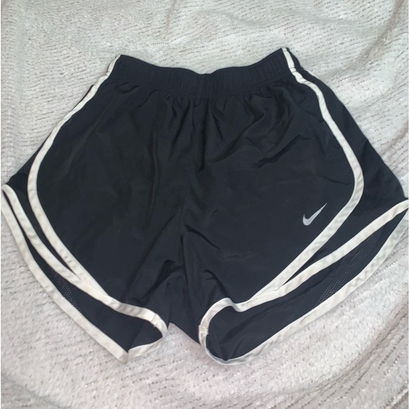 Nike Shorts Great Condition Size small - Picture 2 of 2